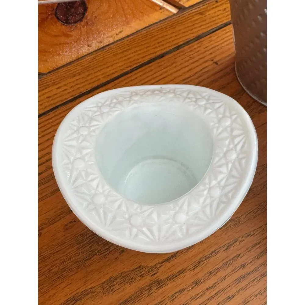 Vintage Fenton Milk Glass Top Hat Daisy and Button Pattern - Picture 3 of 12